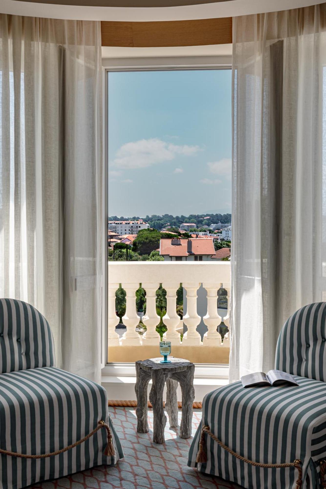 Regina Experimental Biarritz Hotel Bagian luar foto